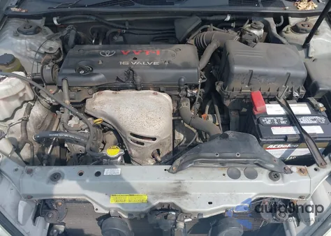 2004 Toyota Camry Le z USA, uszkodzony, nr VIN 4T1BE32K94U928118